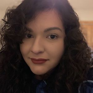 Meet your Posher, Vanessa